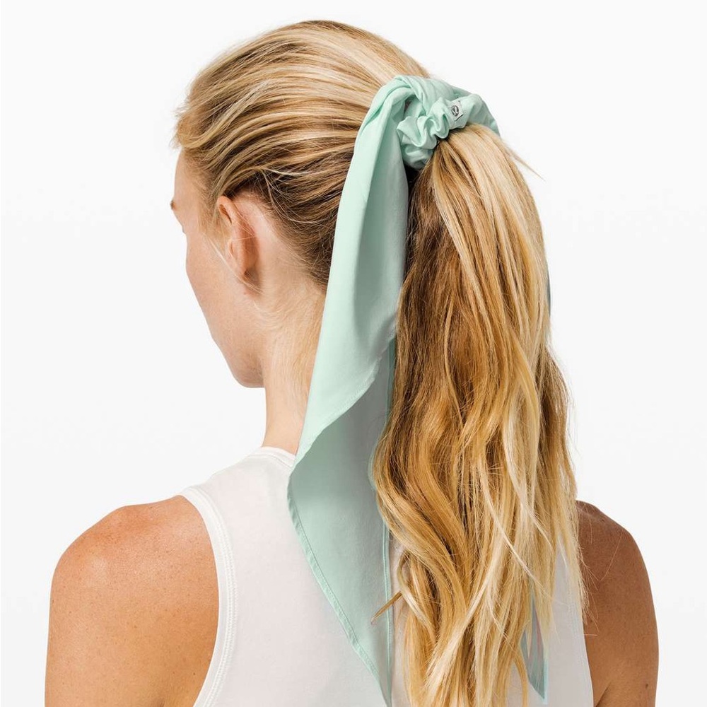 Lululemon Uplifting Scrunchie Blue